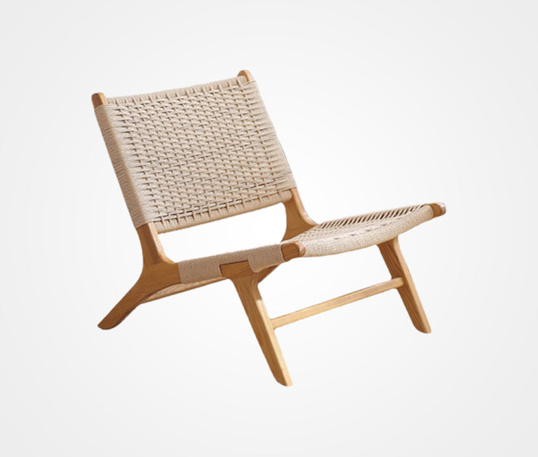 Brown rattan accent chair: A dreamy look that brings a relaxing tropical vacation to you